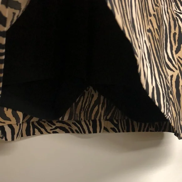 Chico’s Zenergy Skort - Picture 3 of 7